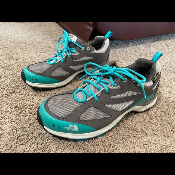 The North Face Cradle Hiking Sneakers 